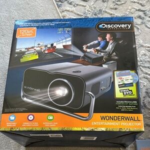 Discovery Black Wonderwall Entertainment Projector